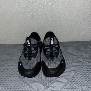 Boy puma running shoes size 11c